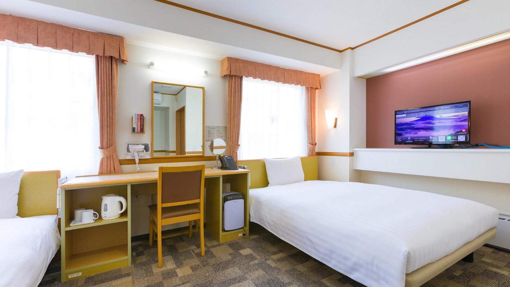 Toyoko Inn Higashi-Hiroshima Saijo Ekimae Rom bilde