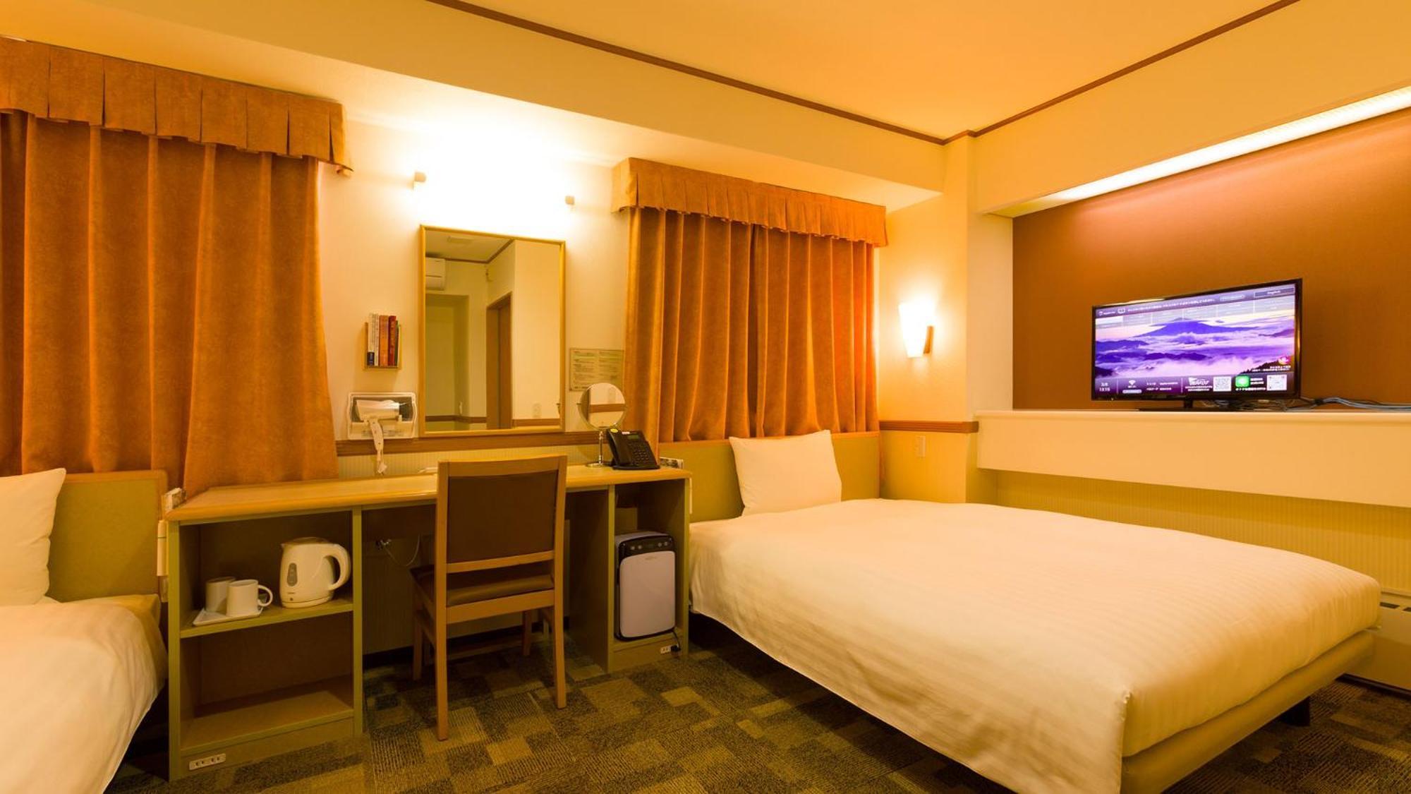 Toyoko Inn Higashi-Hiroshima Saijo Ekimae Rom bilde