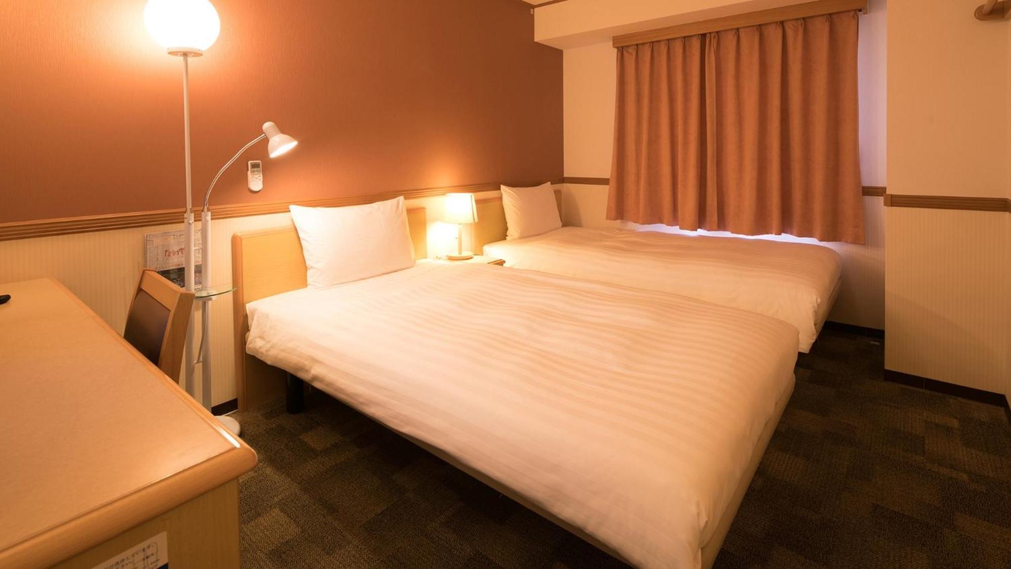 Toyoko Inn Higashi-Hiroshima Saijo Ekimae Rom bilde